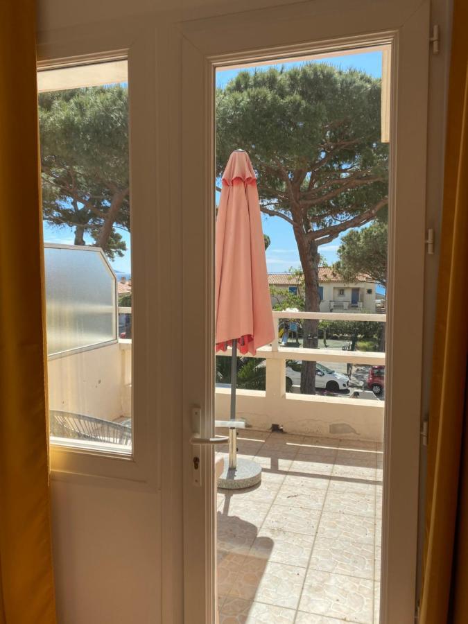Logis Hotel Restaurant Le Kalliste イエール エクステリア 写真