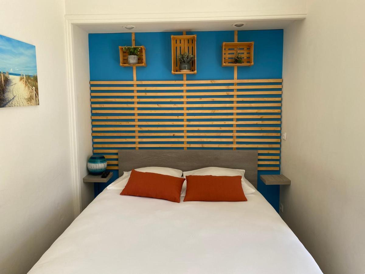 Logis Hotel Restaurant Le Kalliste イエール エクステリア 写真