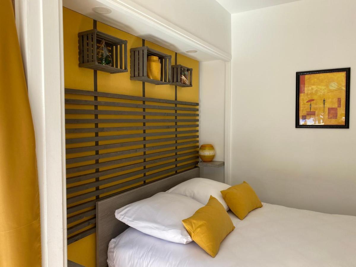 Logis Hotel Restaurant Le Kalliste イエール エクステリア 写真