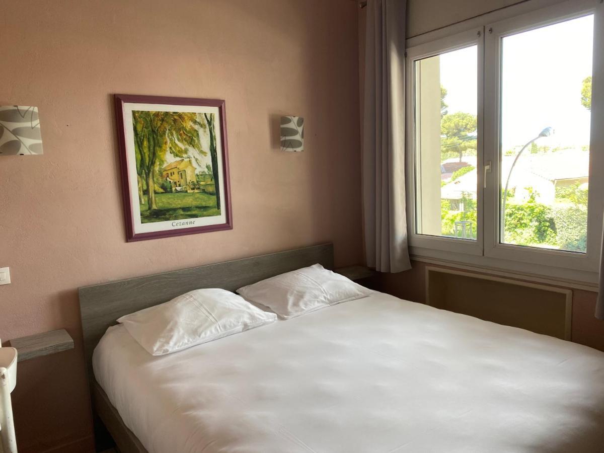 Logis Hotel Restaurant Le Kalliste イエール エクステリア 写真