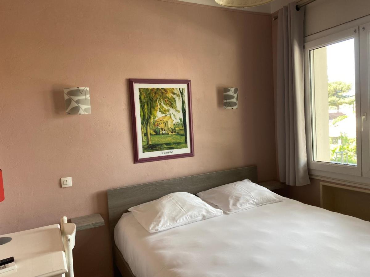 Logis Hotel Restaurant Le Kalliste イエール エクステリア 写真
