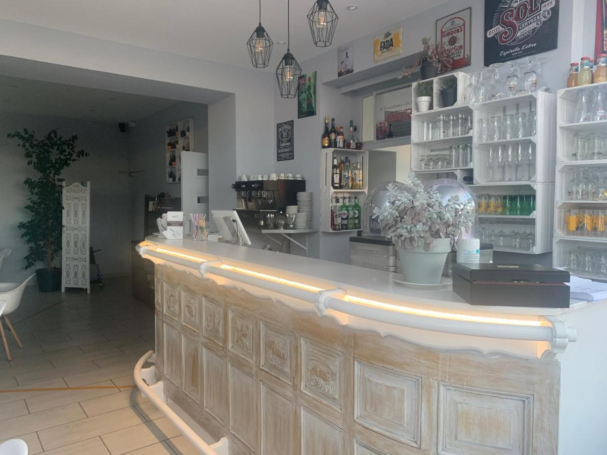 Logis Hotel Restaurant Le Kalliste イエール エクステリア 写真