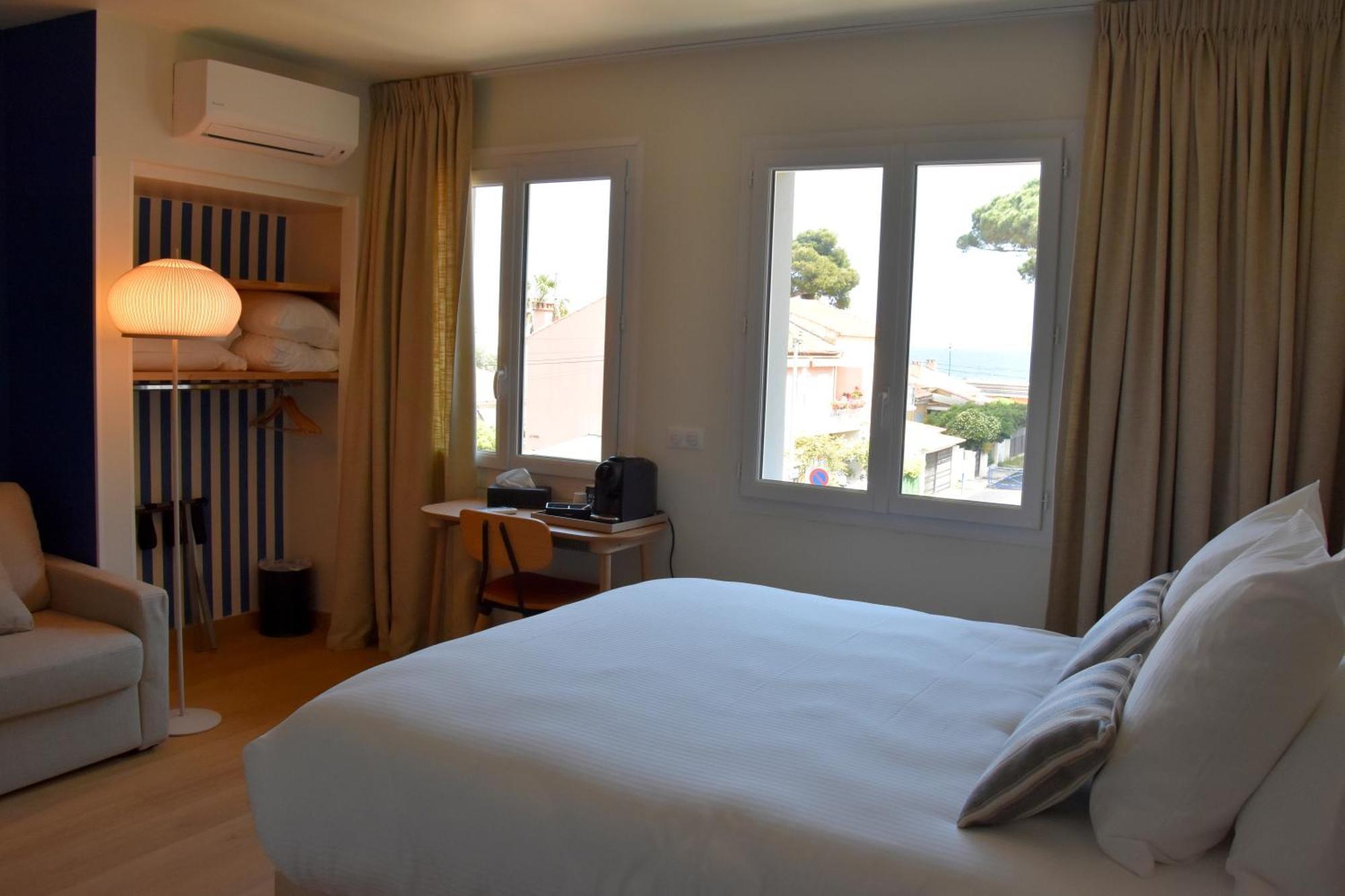 Logis Hotel Restaurant Le Kalliste イエール エクステリア 写真