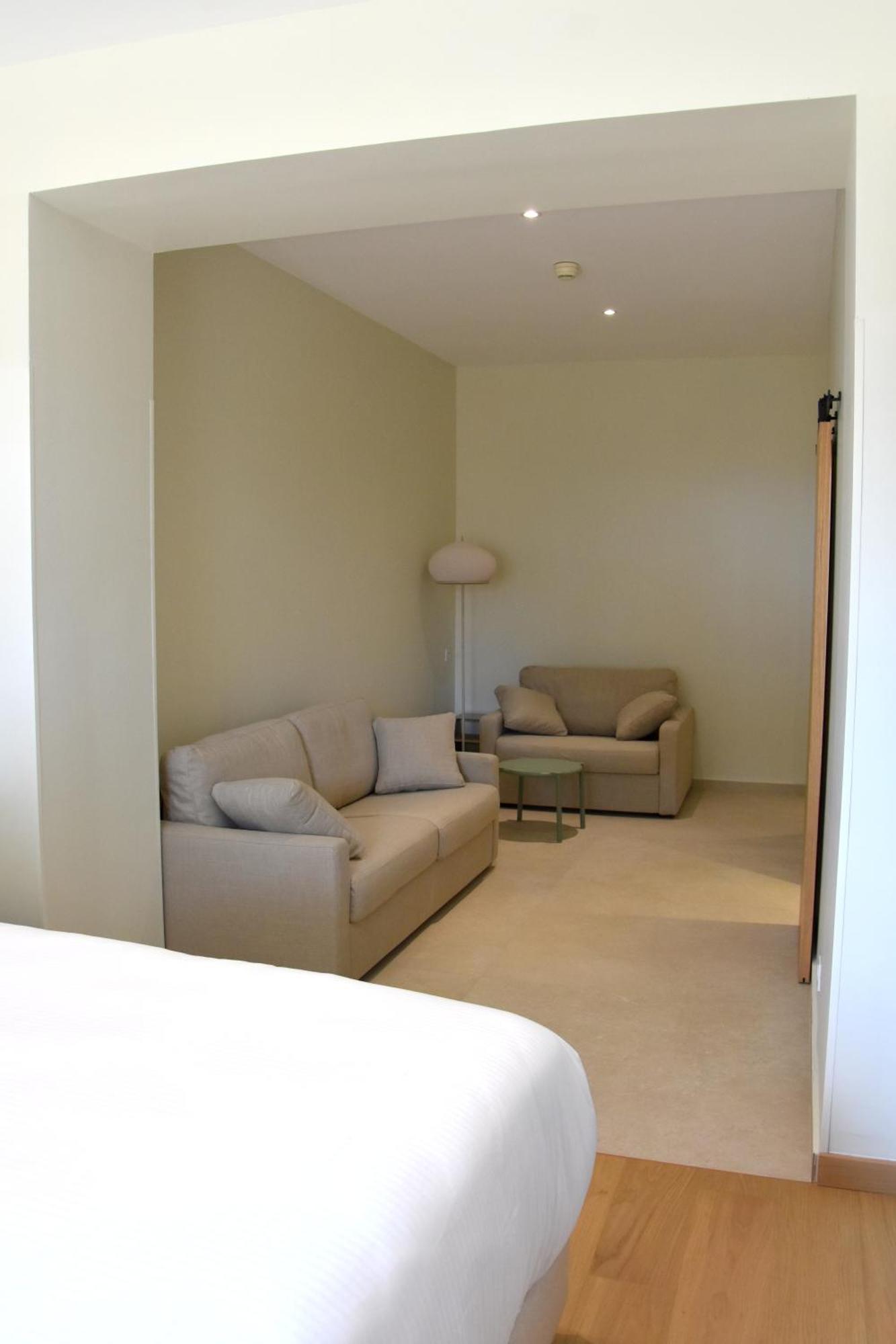 Logis Hotel Restaurant Le Kalliste イエール エクステリア 写真