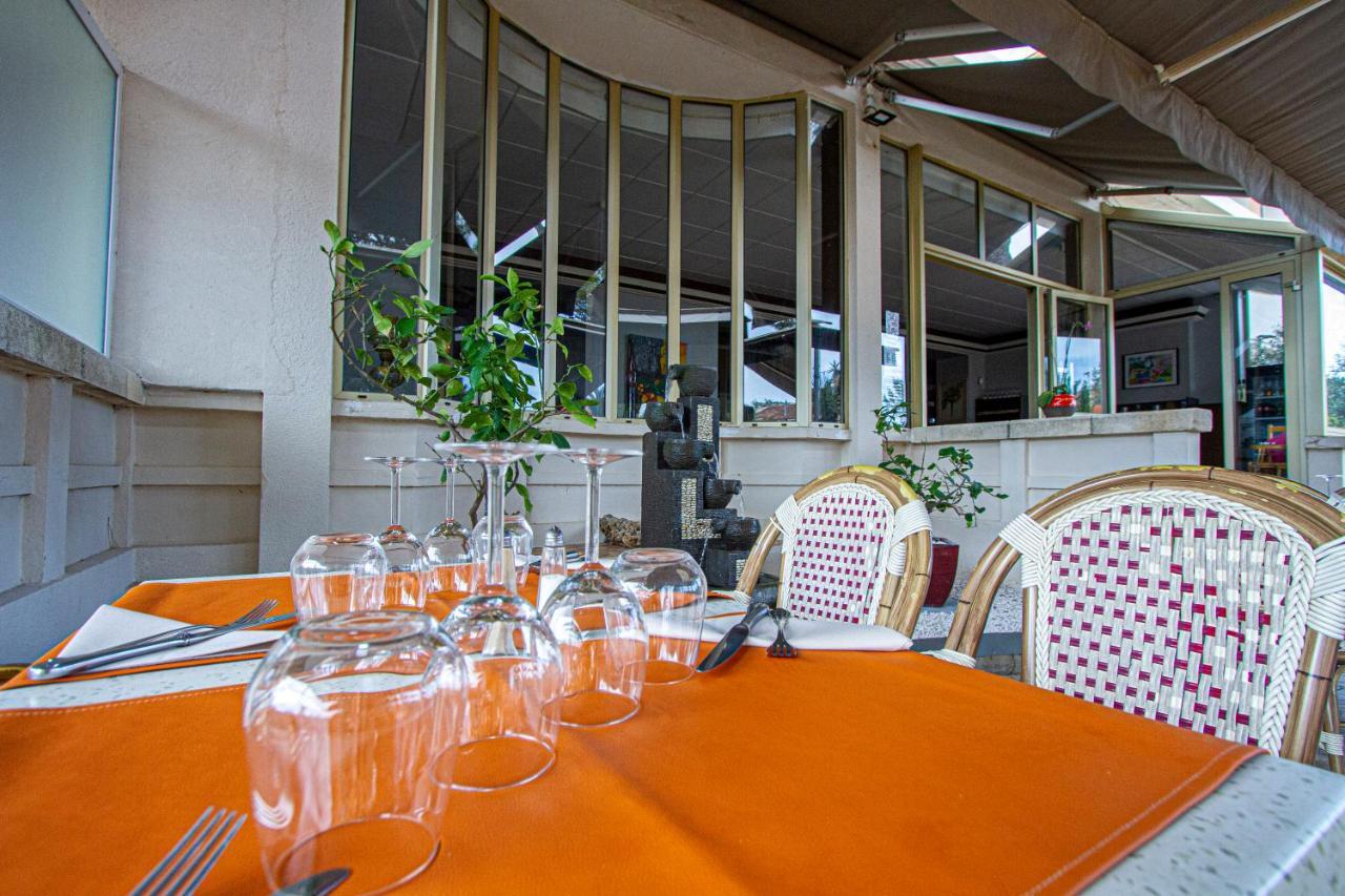 Logis Hotel Restaurant Le Kalliste イエール エクステリア 写真