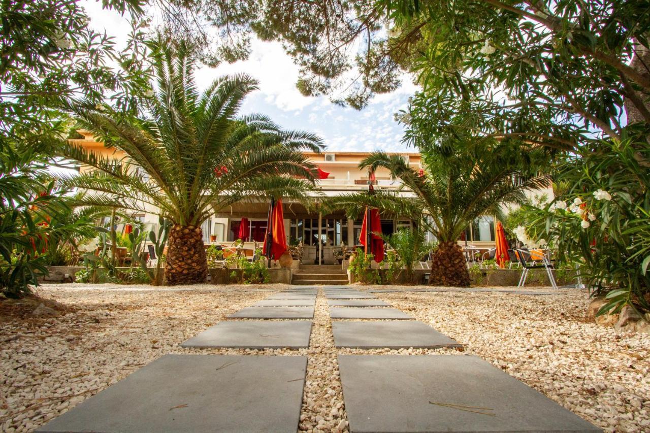 Logis Hotel Restaurant Le Kalliste イエール エクステリア 写真